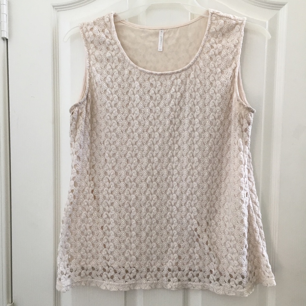 FINAL MARKDOWN Ladies’ Passports Crocheted-look Lined Tank (XL)